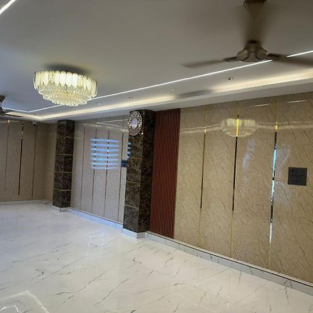 Hotel Kritika Greater Noida Kültér fotó