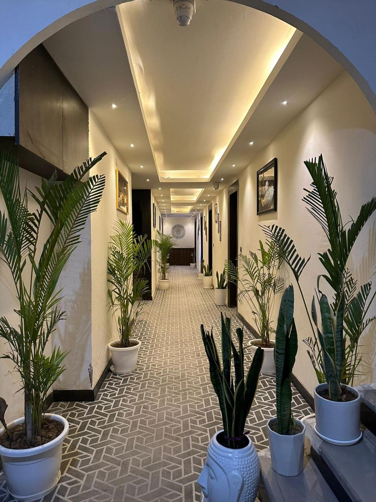 Hotel Kritika Greater Noida Kültér fotó