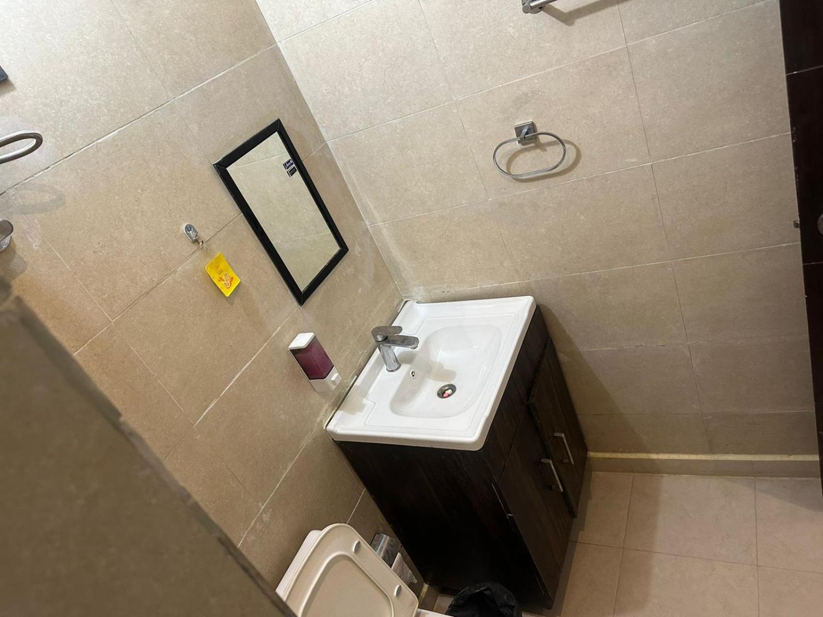 Hotel Kritika Greater Noida Kültér fotó