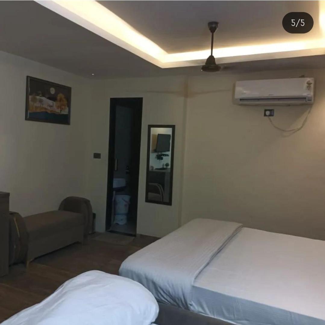 Hotel Kritika Greater Noida Kültér fotó